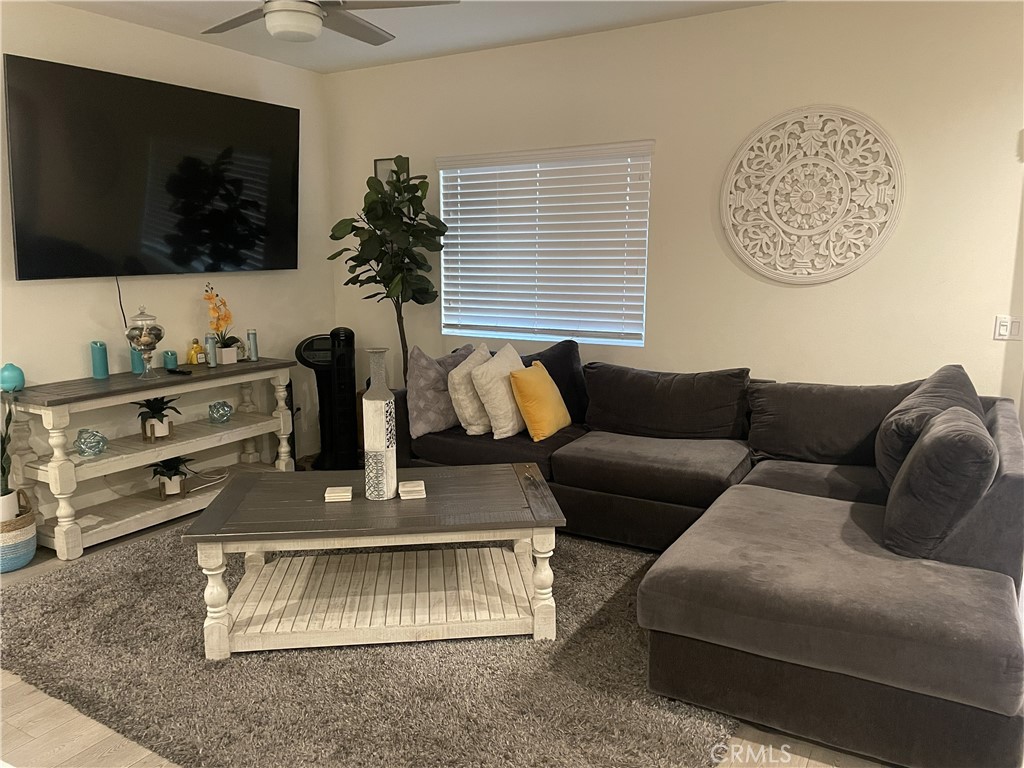27347 Red Rock Property Photo 4