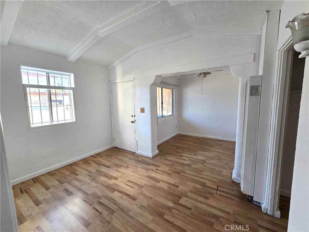 1914 Locust Property Photo 3