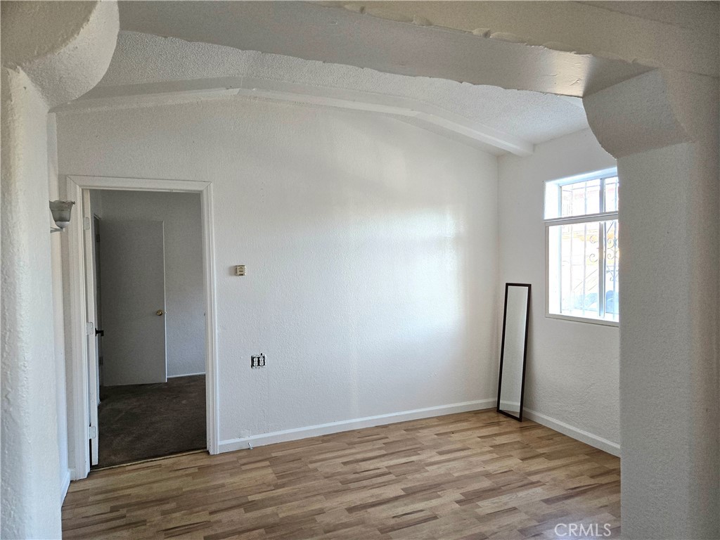 1914 Locust Property Photo 4