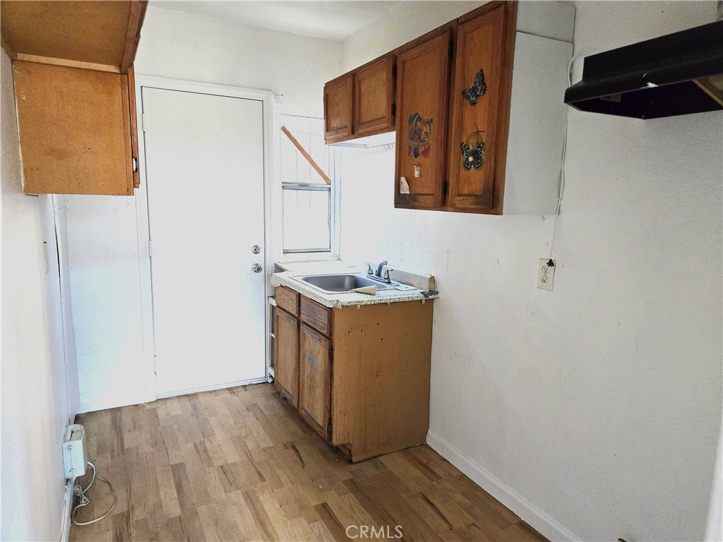 1914 Locust Property Photo 7