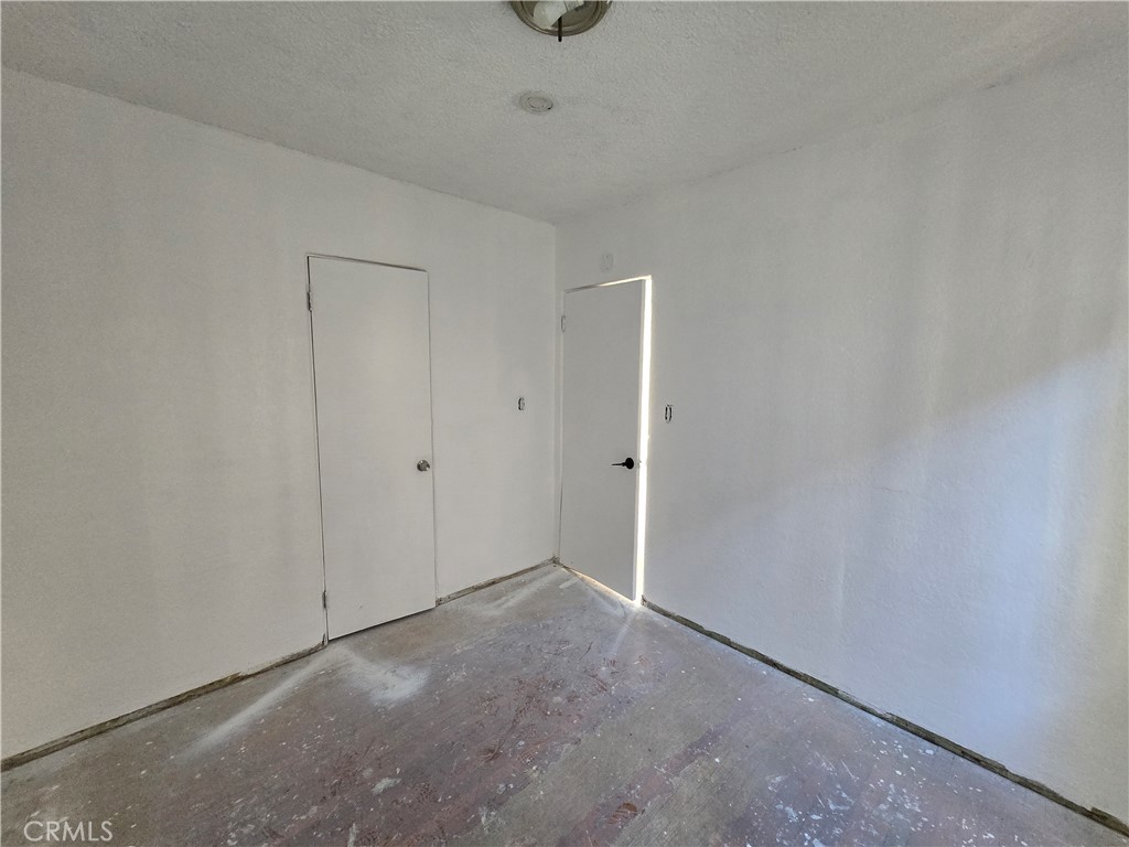 1914 Locust Property Photo 21