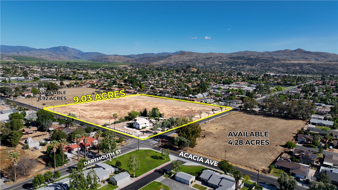 41531 Acacia Property Photo 4