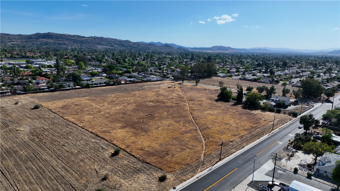 41531 Acacia Property Photo 6
