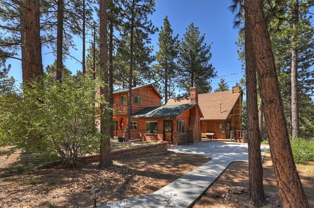 190 Spruce Property Photo 4