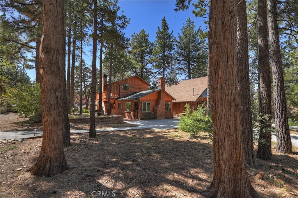 190 Spruce Property Photo 8