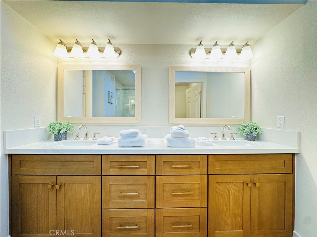 23247 Villena Property Photo 27