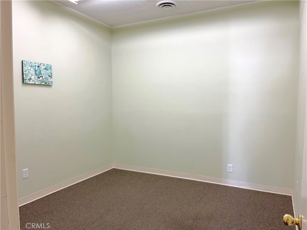 142 E Main Property Photo 4
