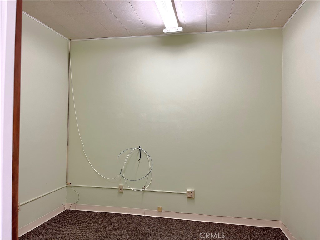 142 E Main Property Photo 5