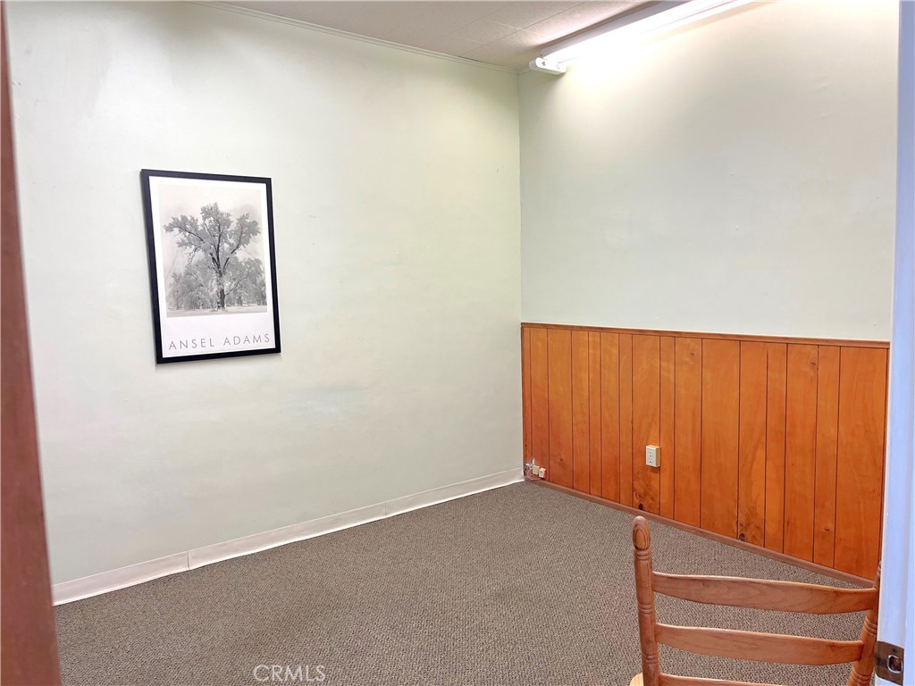 142 E Main Property Photo 6
