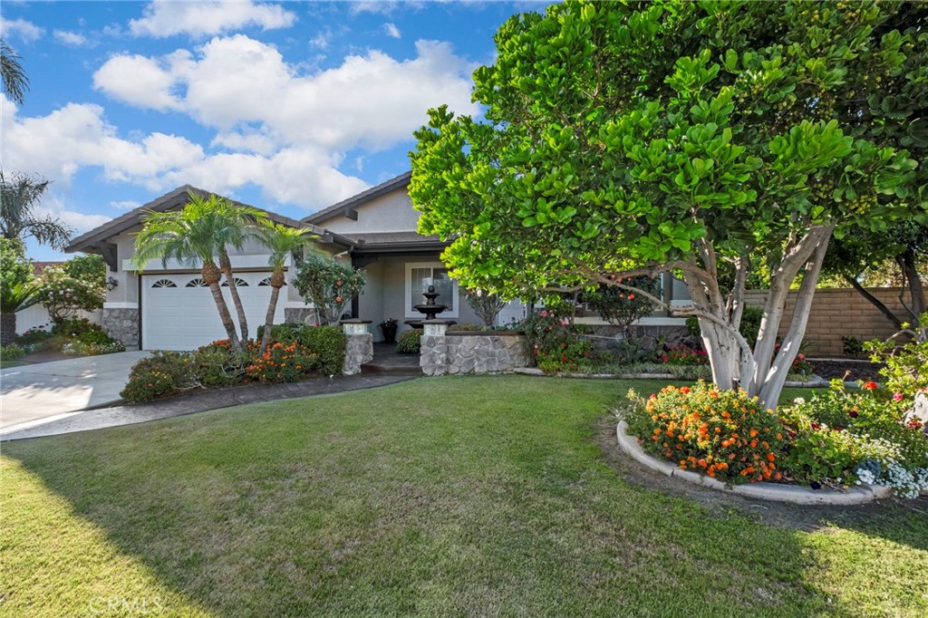 42115 Sagewood Property Photo 3
