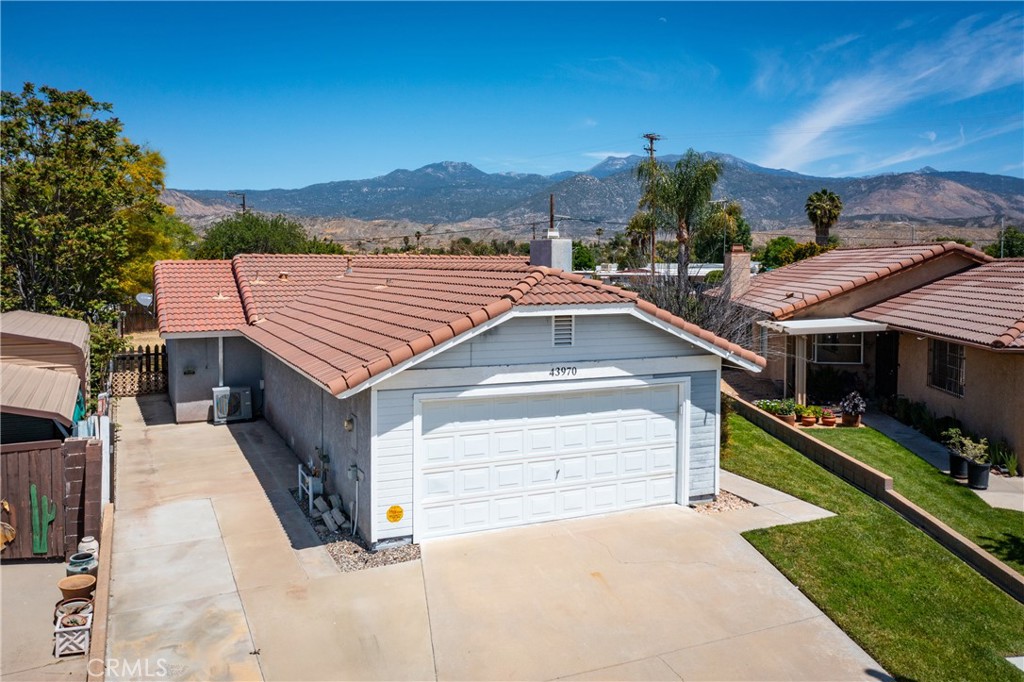 43970 Moonlighting Drive Property Photo 1
