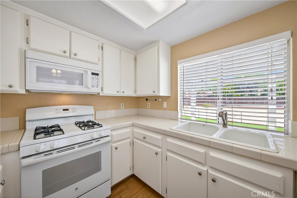 43970 Moonlighting Drive Property Photo 13