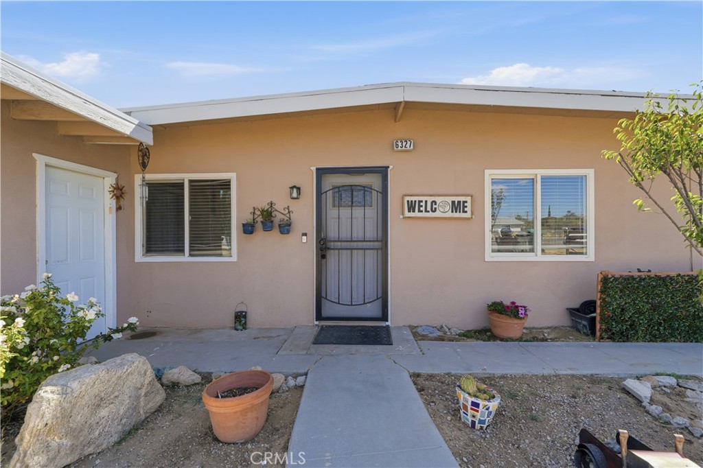 6327 Linda Lee Drive Property Photo 1