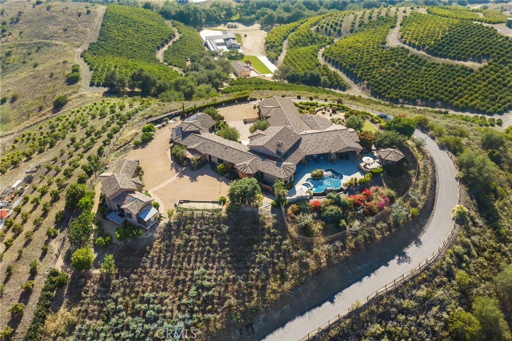 27050 Via Vanessa Property Photo 4