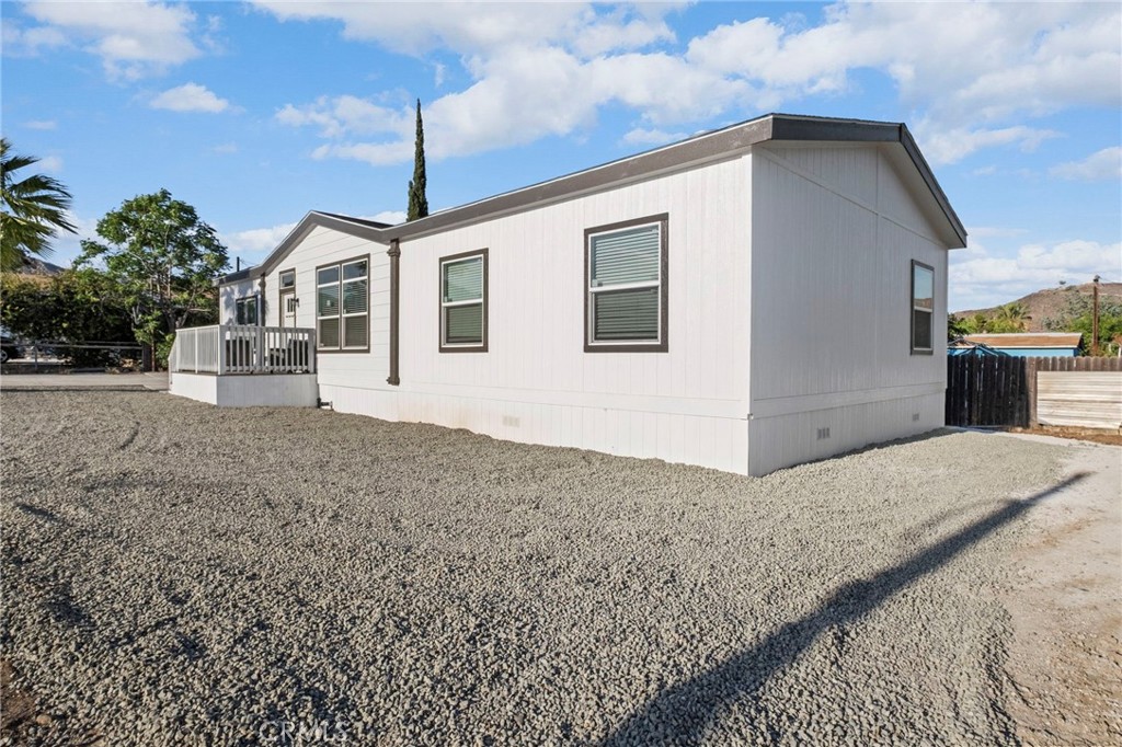 26610 Franklin Avenue Property Photo 3