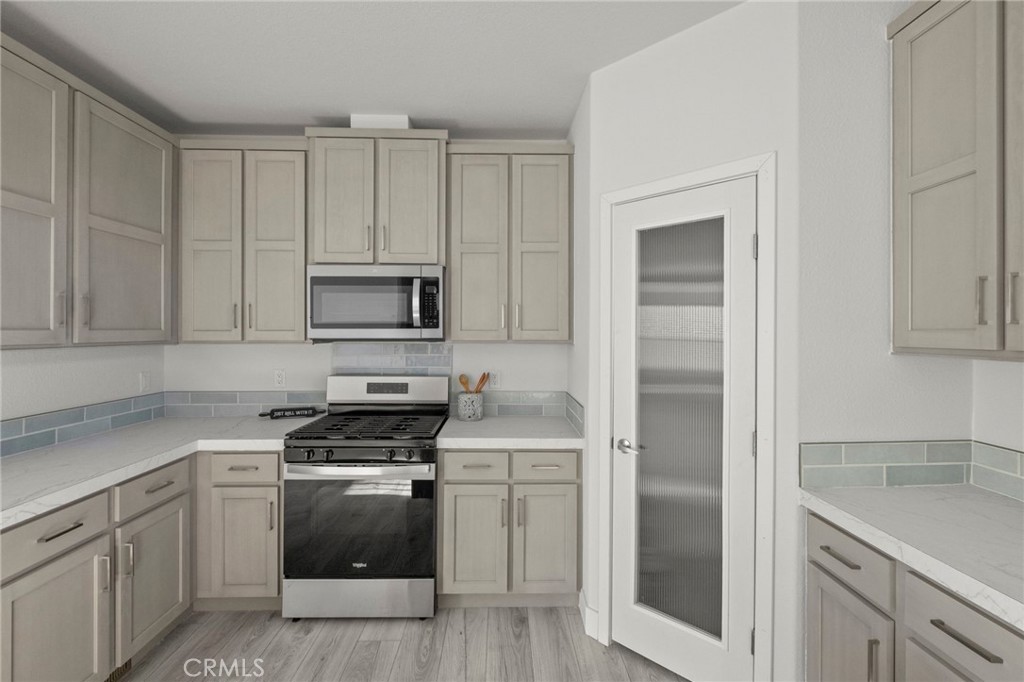 26610 Franklin Avenue Property Photo 12