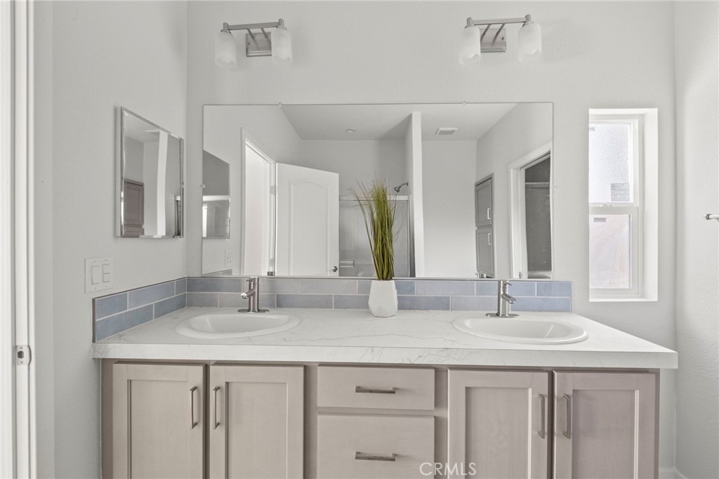 26610 Franklin Avenue Property Photo 26