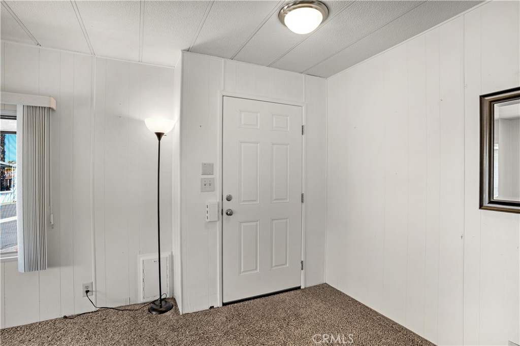 332 N Lyon Avenue 68 Property Photo 4