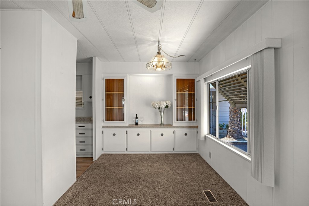 332 N Lyon Avenue 68 Property Photo 6