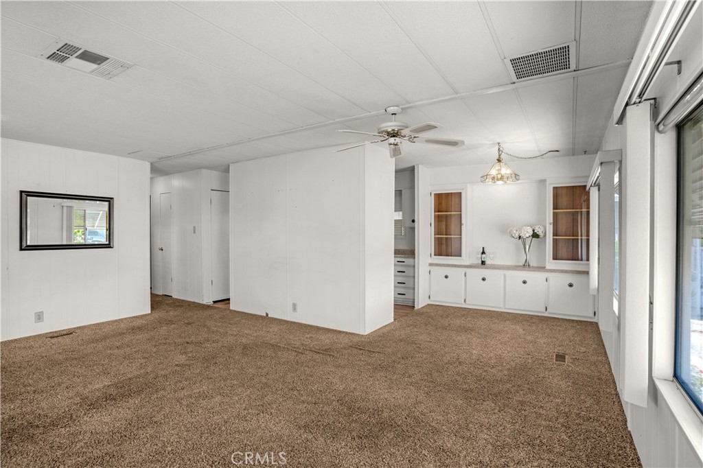 332 N Lyon Avenue 68 Property Photo 7