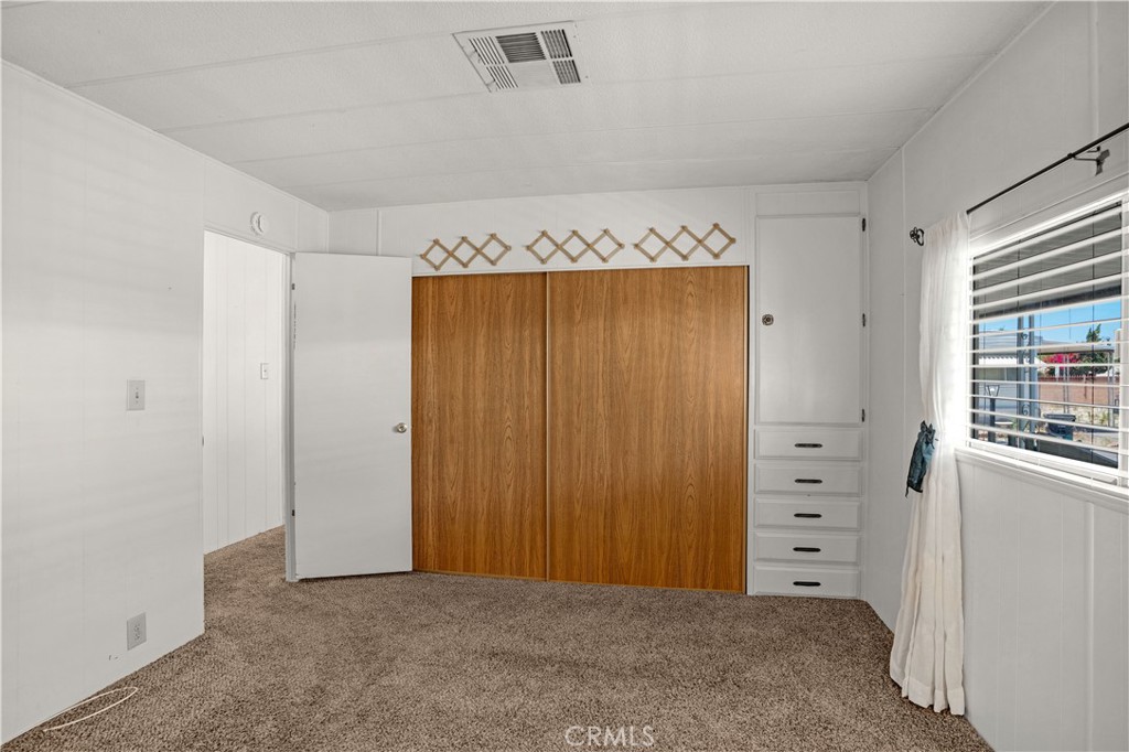 332 N Lyon Avenue 68 Property Photo 18