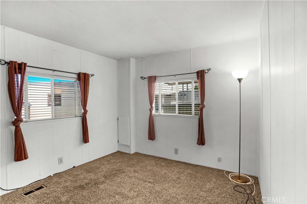 332 N Lyon Avenue 68 Property Photo 19