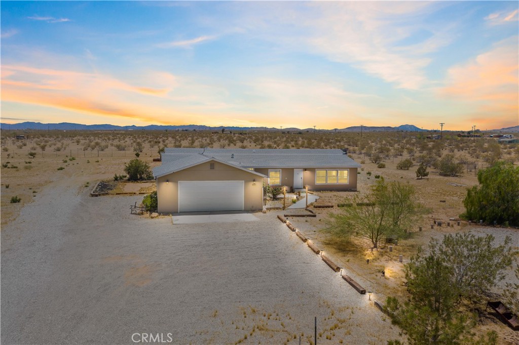 61375 Leslie Lane Property Photo