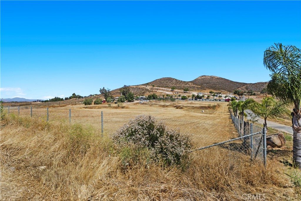 31750 KELLER Road Property Photo 1