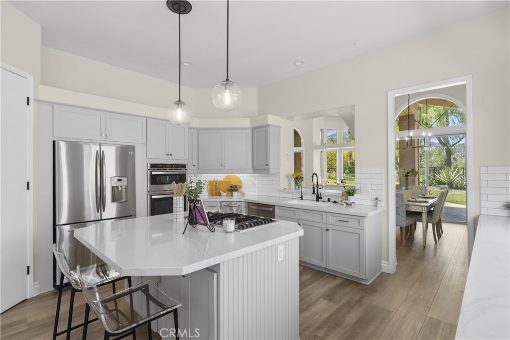 38027 Cherrywood Drive Property Photo 3