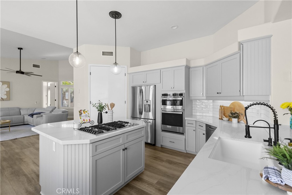 38027 Cherrywood Drive Property Photo 4