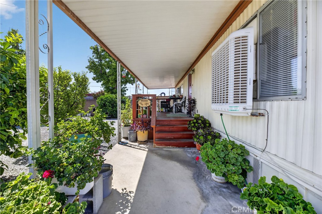 332 N Lyon 7 Property Photo 5