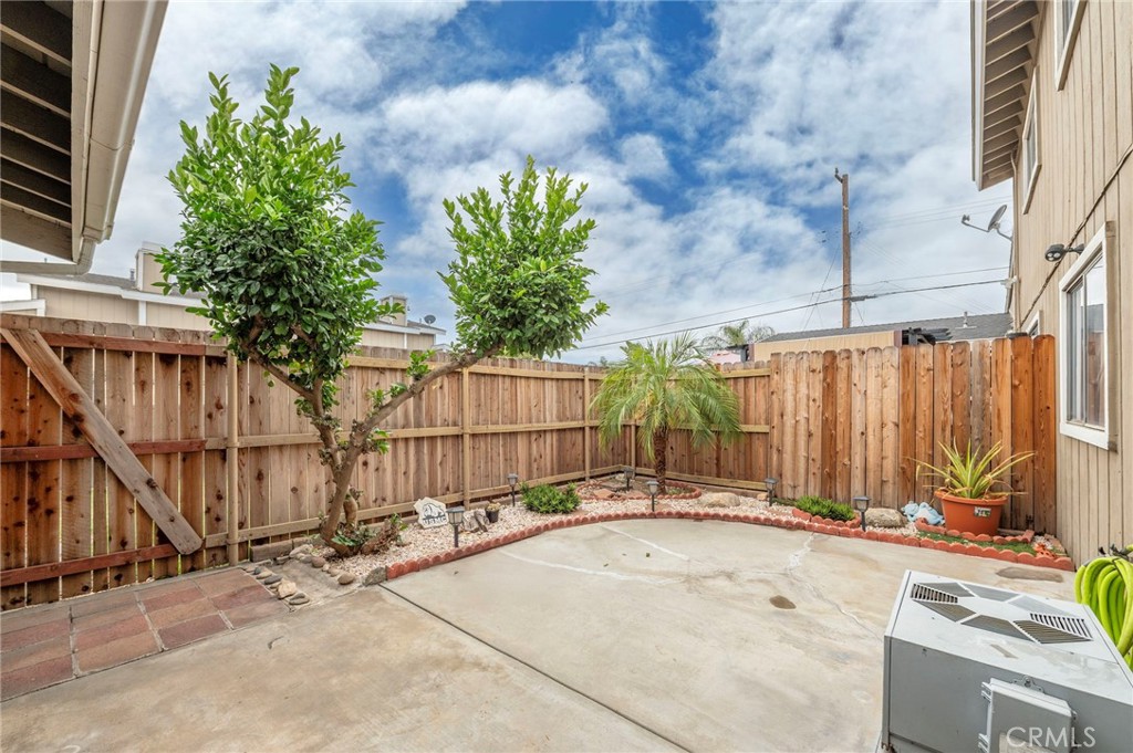 2389 S Reservoir Property Photo 22