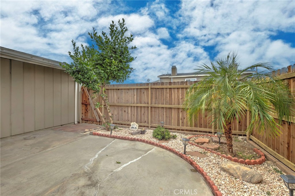 2389 S Reservoir Property Photo 23