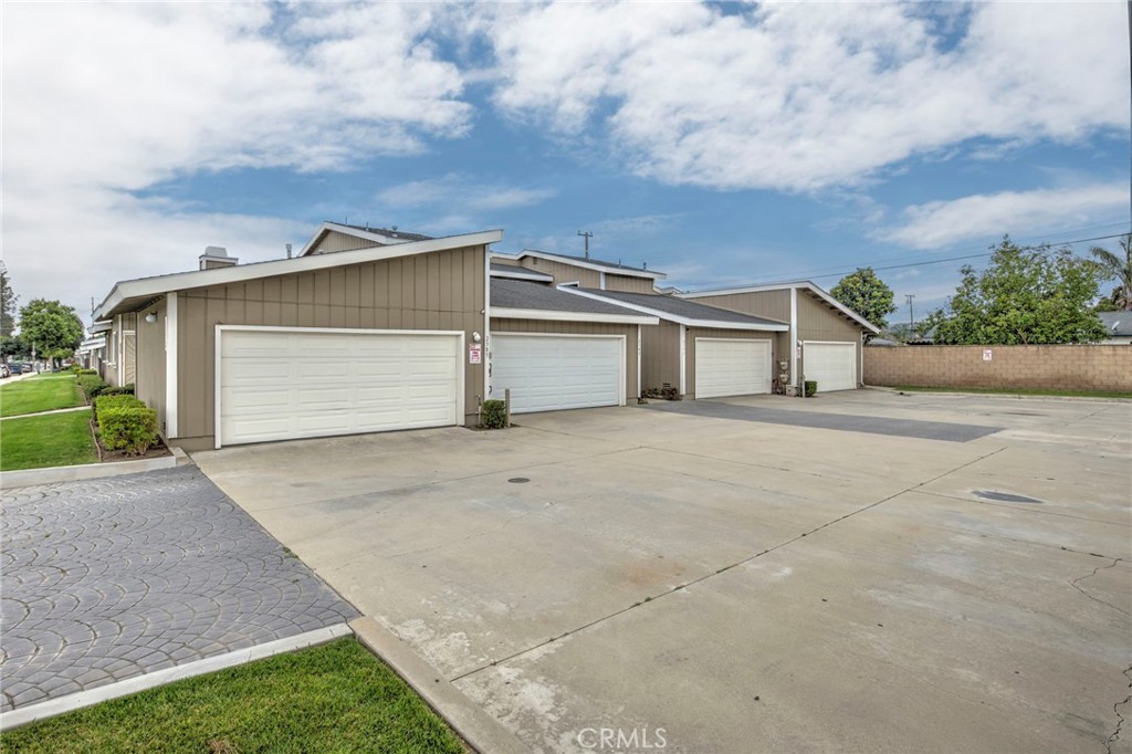 2389 S Reservoir Property Photo 27