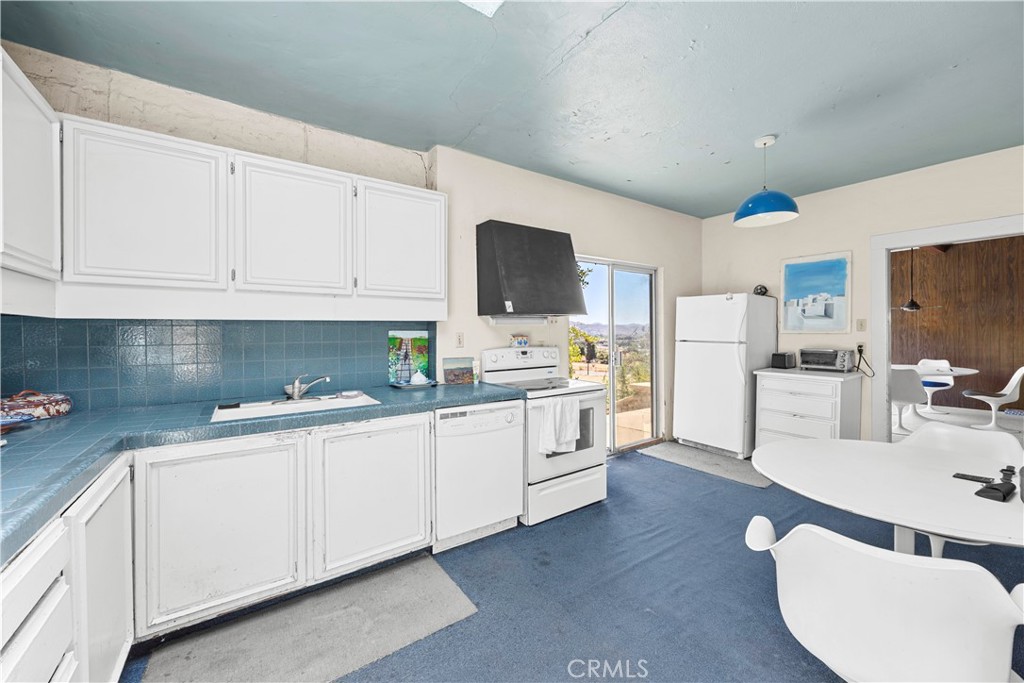 955 Park Avenue Property Photo 13