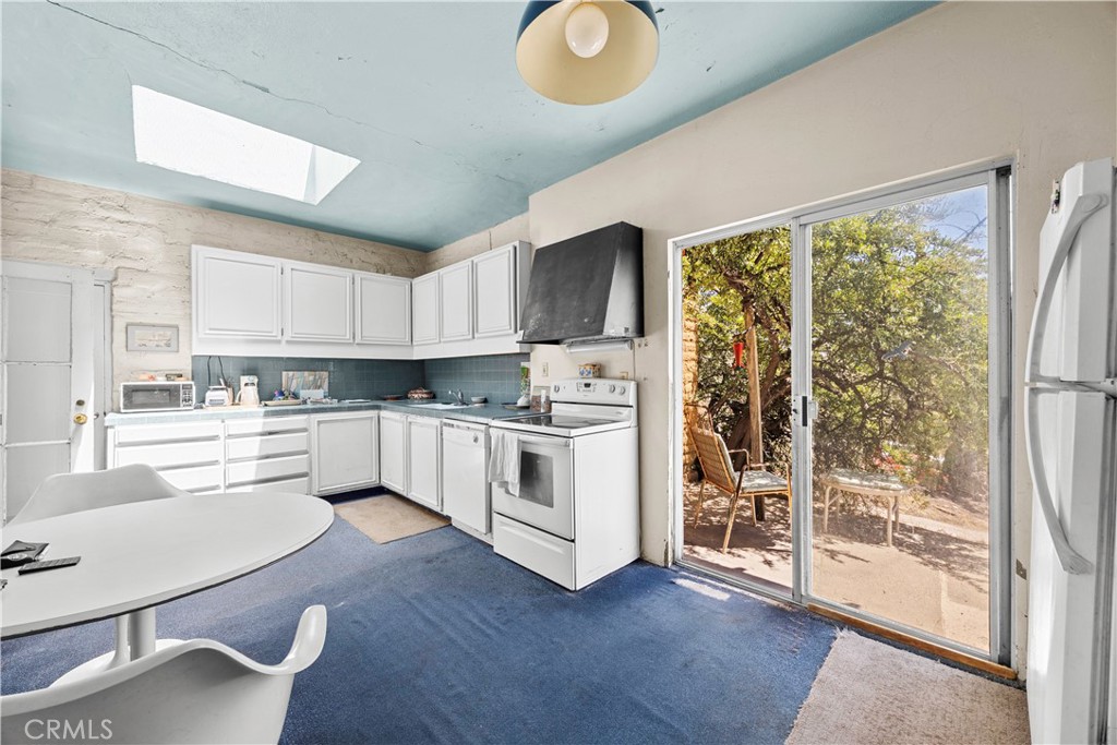 955 Park Avenue Property Photo 14