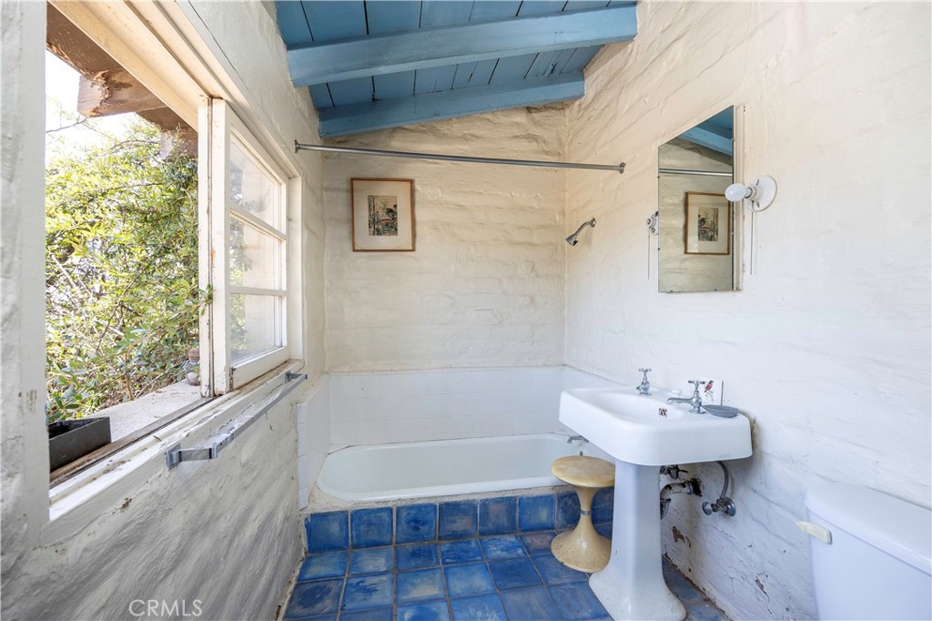 955 Park Avenue Property Photo 28