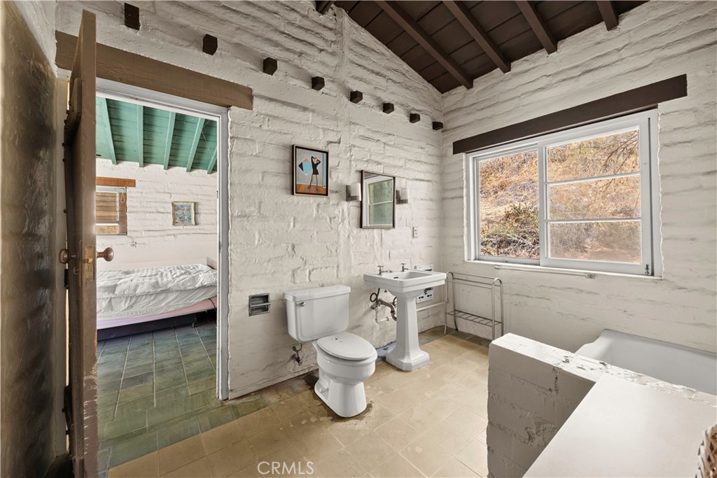 955 Park Avenue Property Photo 34