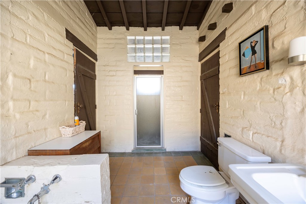 955 Park Avenue Property Photo 35