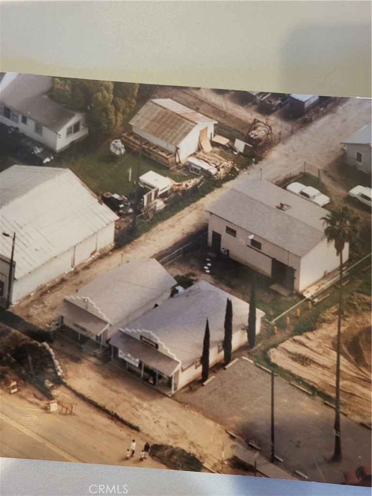 982 Center Property Photo 1