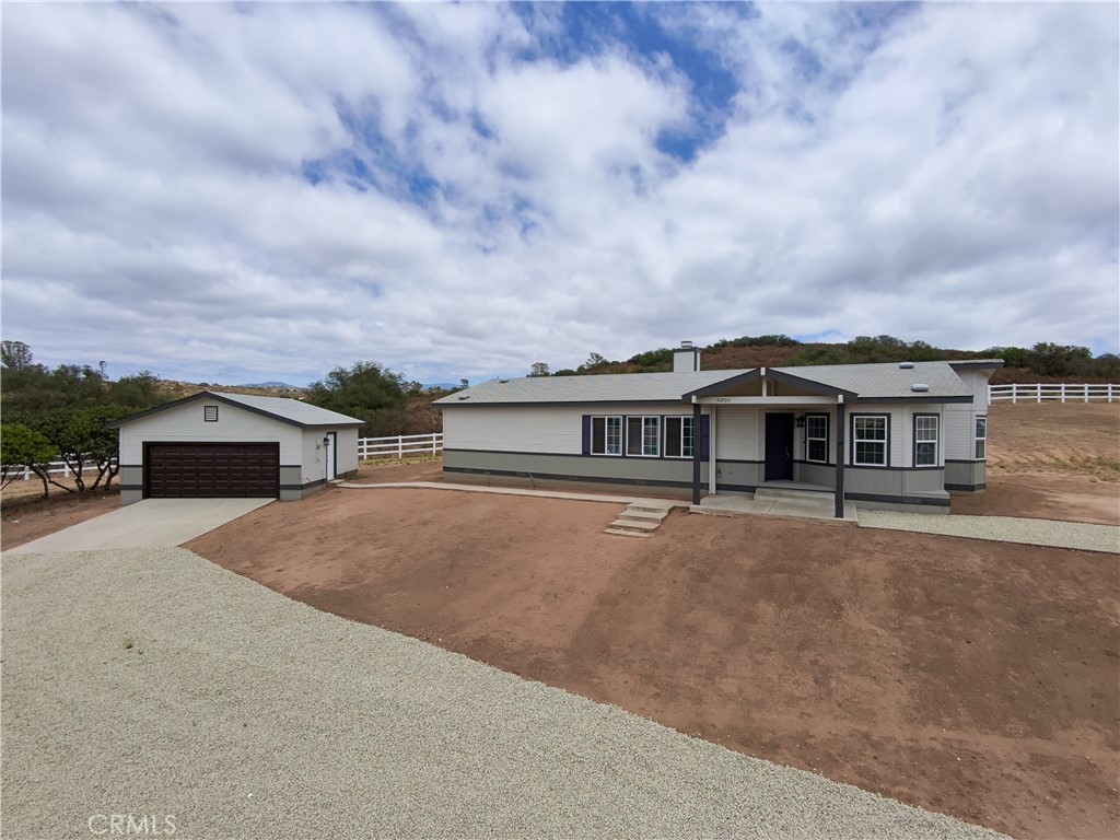 40705 Calle Vecina Property Photo 6