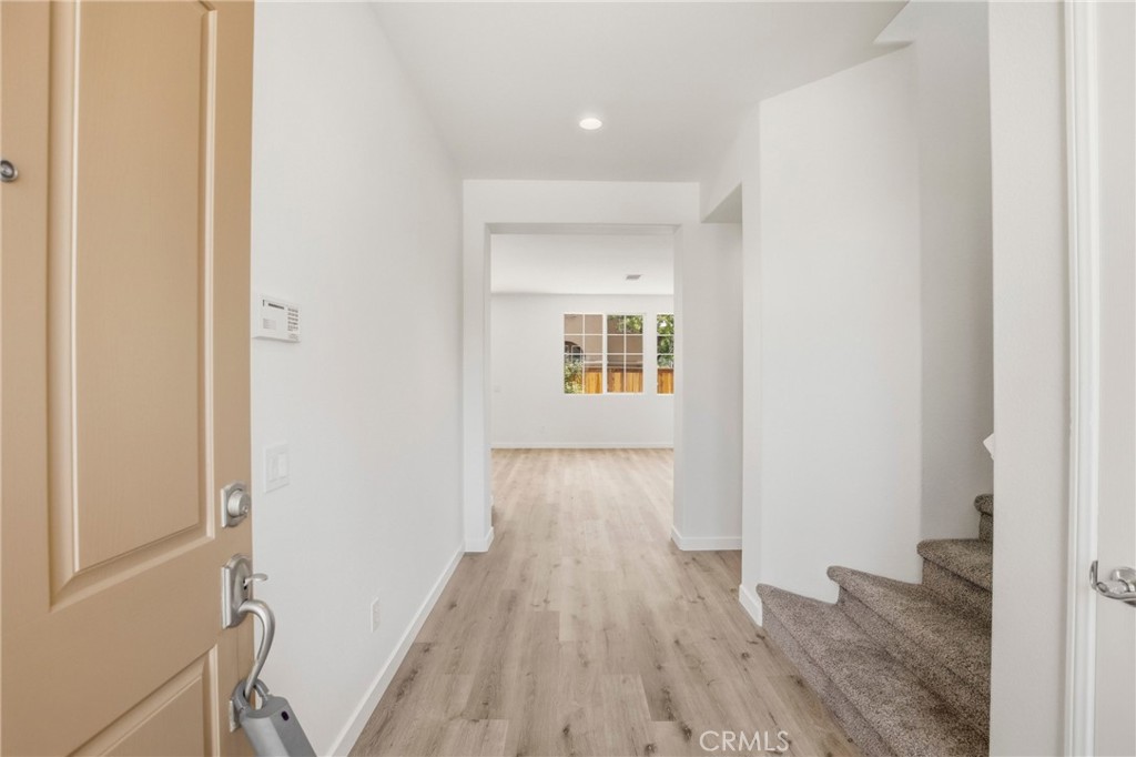 31598 Six Rivers Court Property Photo 4