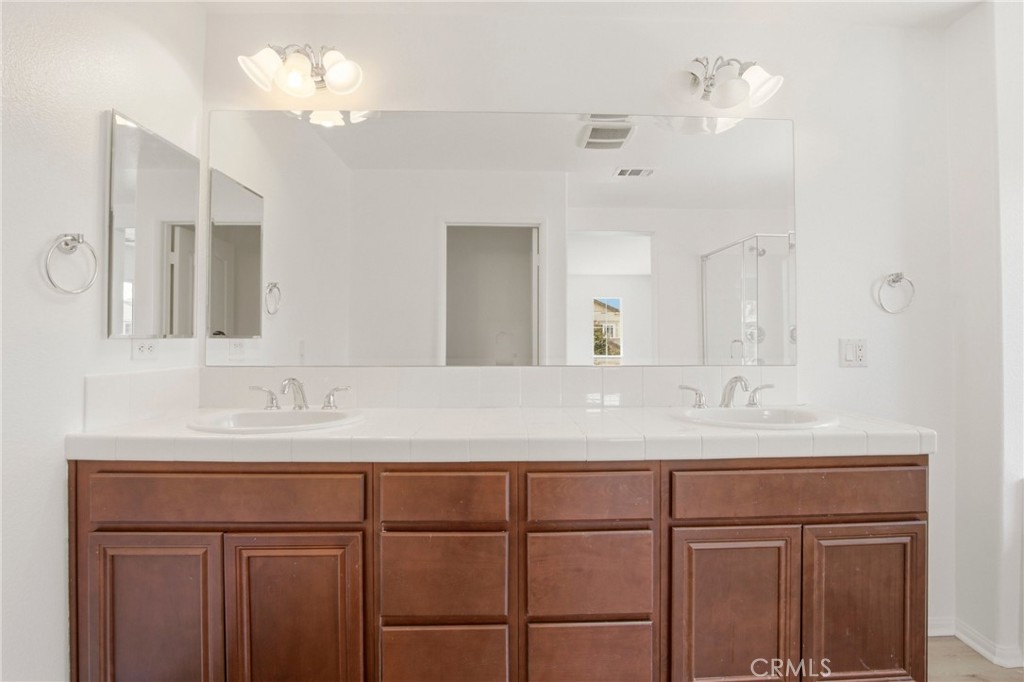 31598 Six Rivers Court Property Photo 12