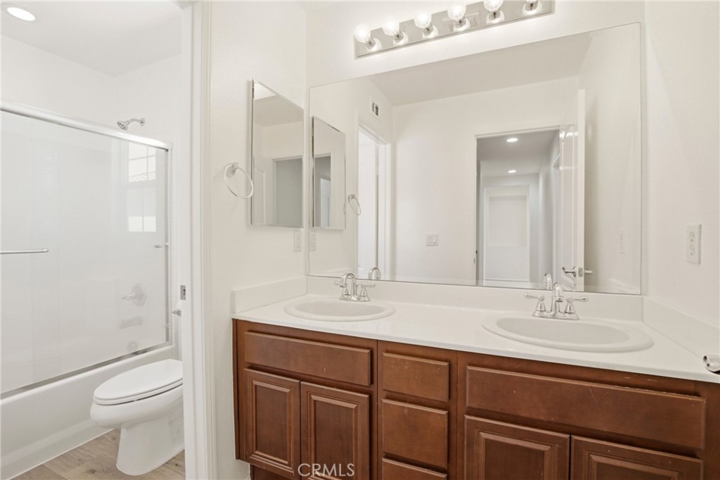 31598 Six Rivers Court Property Photo 16