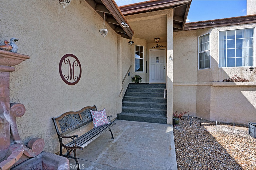 22196 Hoofbeat Way Property Photo 3