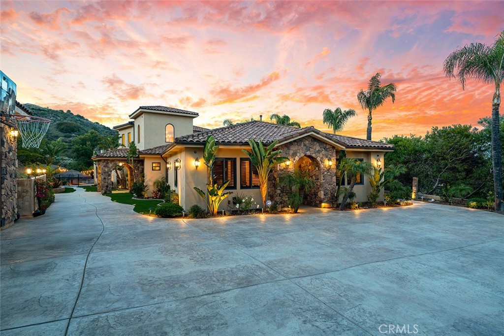 21128 Via Los Laureles Property Photo 1