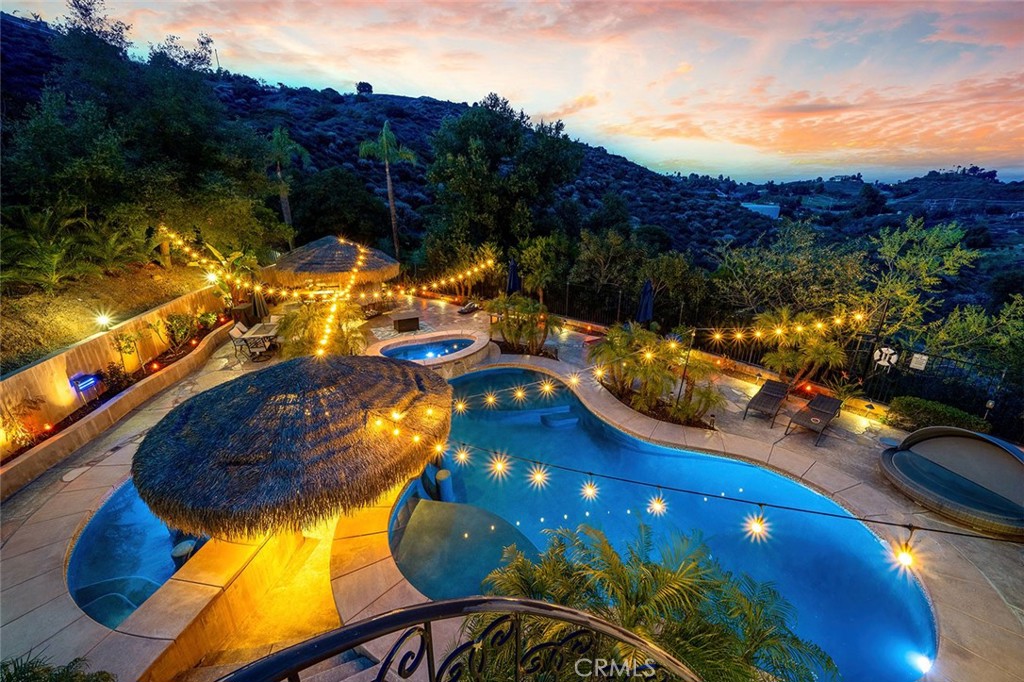 21128 Via Los Laureles Property Photo 3
