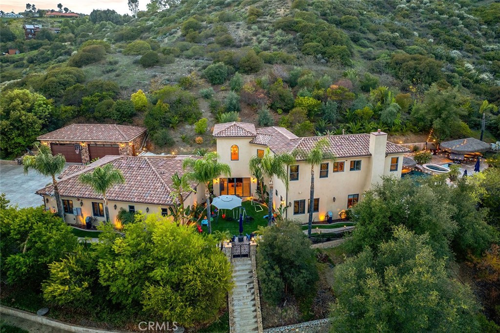 21128 Via Los Laureles Property Photo 9