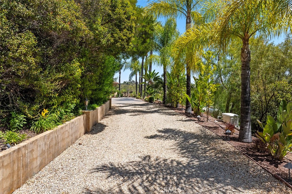 21128 Via Los Laureles Property Photo 12