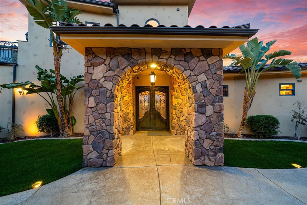 21128 Via Los Laureles Property Photo 13